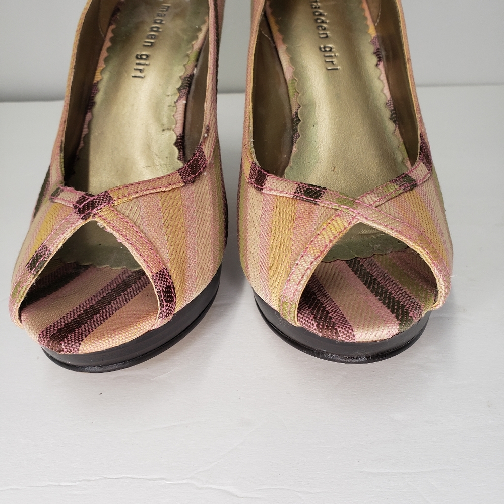 Madden Girl LABAMBAA Striped Peep Toe Heels - Picture 4 of 9